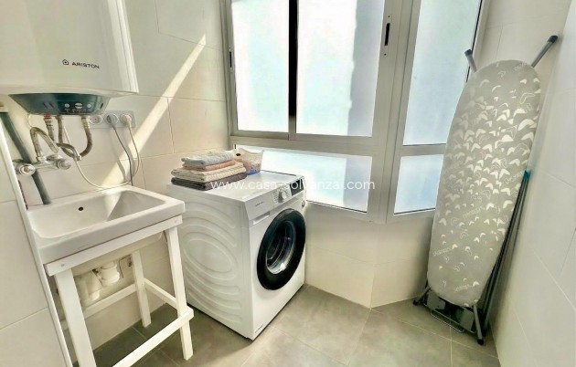 Herverkoop - Appartement / flat - Torrevieja - Estacion Autobuses