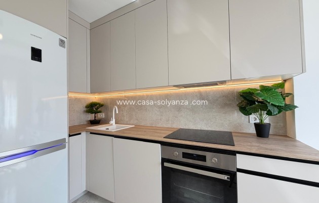 Resale - Apartment / flat - Torrevieja - Estacion Autobuses