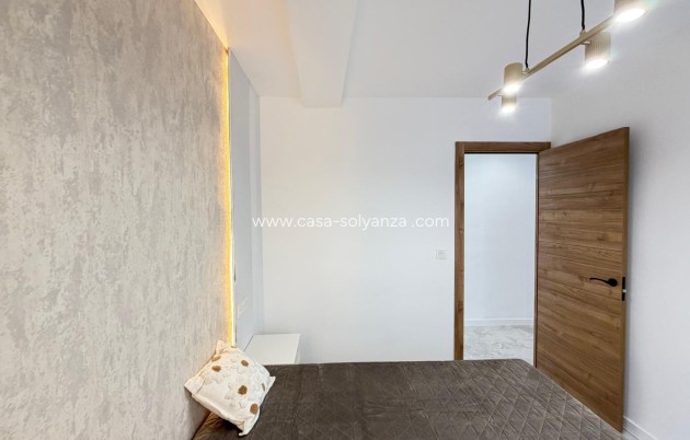 Resale - Apartment / flat - Torrevieja - Estacion Autobuses