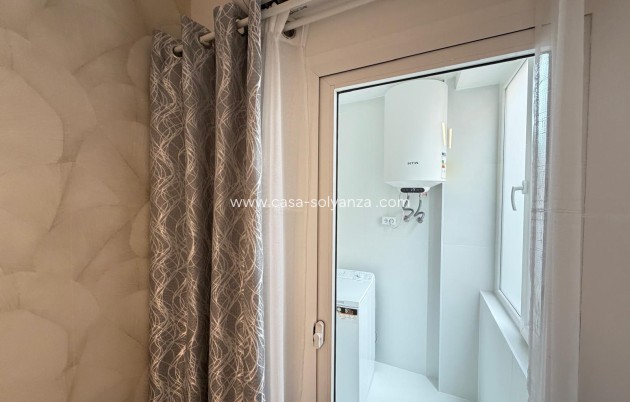 Resale - Apartment / flat - Torrevieja - Estacion Autobuses