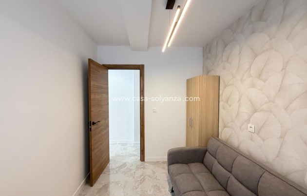 Resale - Apartment / flat - Torrevieja - Estacion Autobuses