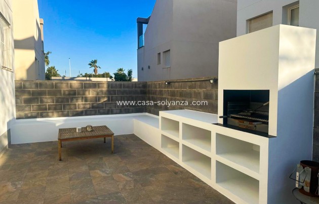 Wiederverkauf - Semi-Detached Villa - Torrevieja