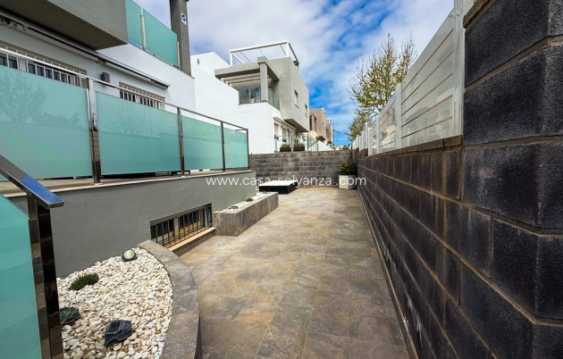 Wiederverkauf - Semi-Detached Villa - Torrevieja