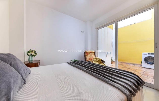 Wiederverkauf - Wohnung - Alicante - Carolinas Bajas