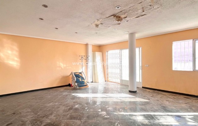 Resale - Commercial - Torrevieja - Costa Blanca