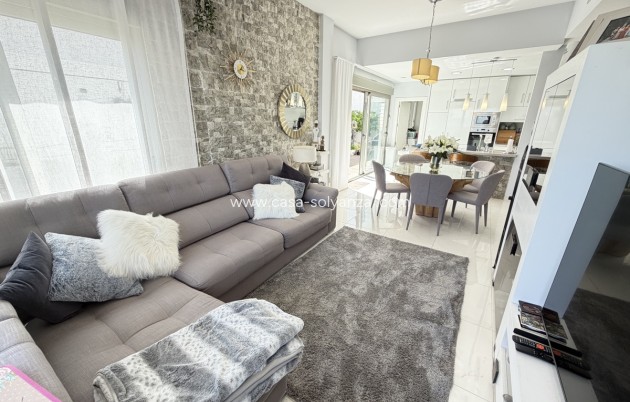 Reventa - Villa - Villamartin - Villamartín