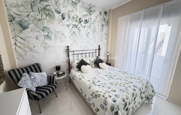 Reventa - Villa - Villamartin - Villamartín