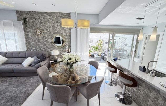 Reventa - Villa - Villamartin - Villamartín