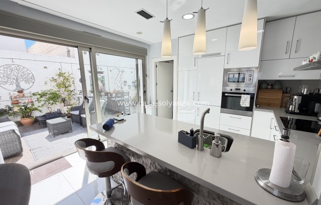 Reventa - Villa - Villamartin - Villamartín