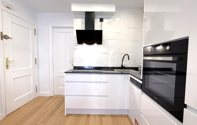 Resale - Apartment / flat - Torrevieja - Costa Blanca