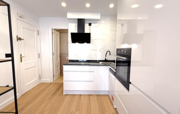 Resale - Apartment / flat - Torrevieja - Costa Blanca