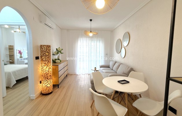 Resale - Apartment / flat - Torrevieja - Costa Blanca