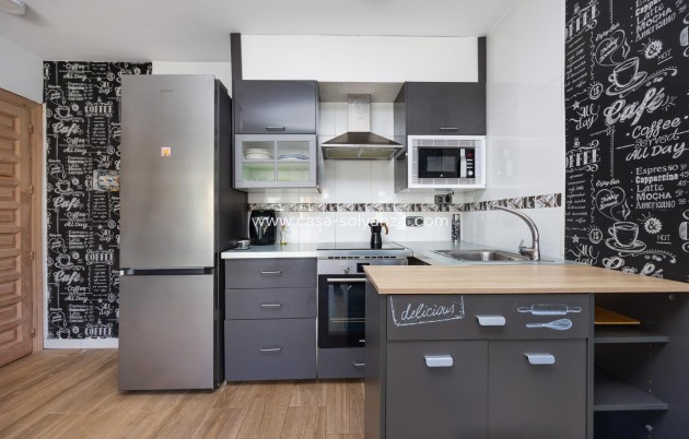 Herverkoop - Appartement / flat - Torrevieja - Eliseos playa