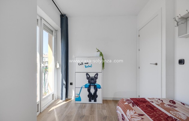 Herverkoop - Appartement / flat - Torrevieja - Eliseos playa