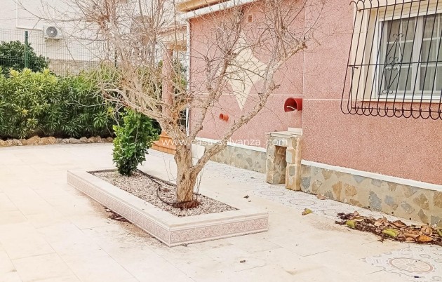 Herverkoop - Villa - Torrevieja - La Siesta