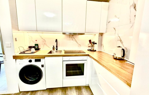 Resale - Apartment / flat - Torrevieja - La Mata