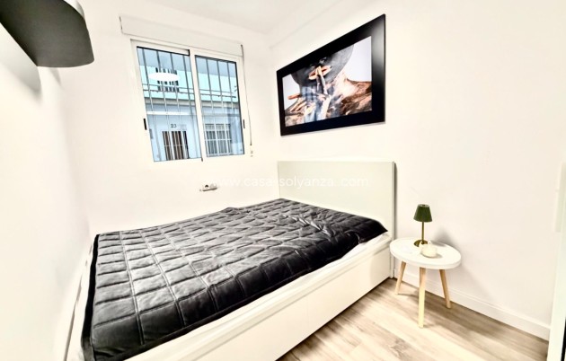 Resale - Apartment / flat - Torrevieja - La Mata