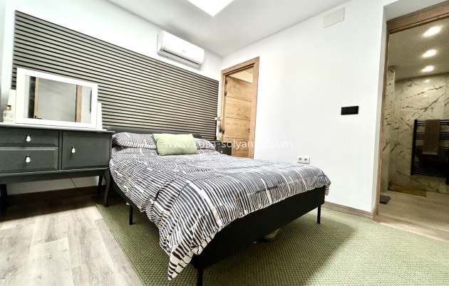 Wiederverkauf - Stadthaus - San Miguel de Salinas