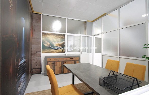 Reventa - Comercial - Torrevieja - Las Piscinas Naturales