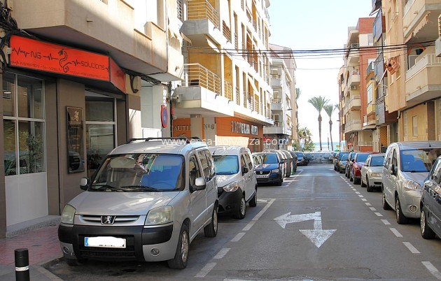 Reventa - Comercial - Torrevieja - Las Piscinas Naturales