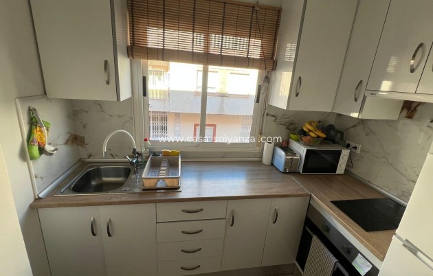 Herverkoop - Appartement / flat - Torrevieja - Center