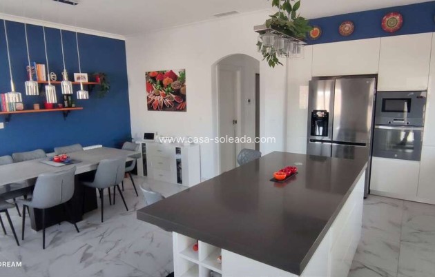 Resale - Villa - Pinoso - Inland