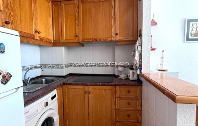 Resale - Apartment / flat - Torrevieja - Acequion