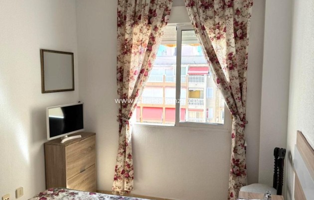 Resale - Apartment / flat - Torrevieja - Acequion