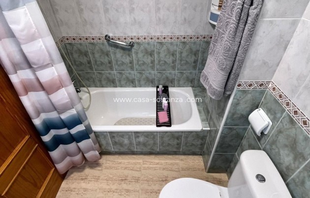 Resale - Apartment / flat - Torrevieja - Acequion
