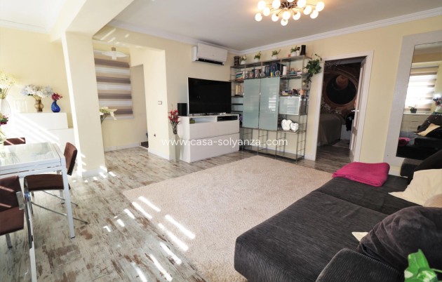 Resale - Apartment / flat - Torrevieja - Playa De Los Naufragos
