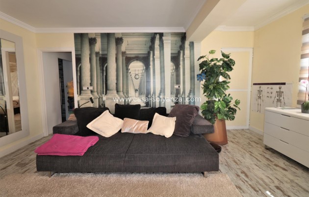 Resale - Apartment / flat - Torrevieja - Playa De Los Naufragos