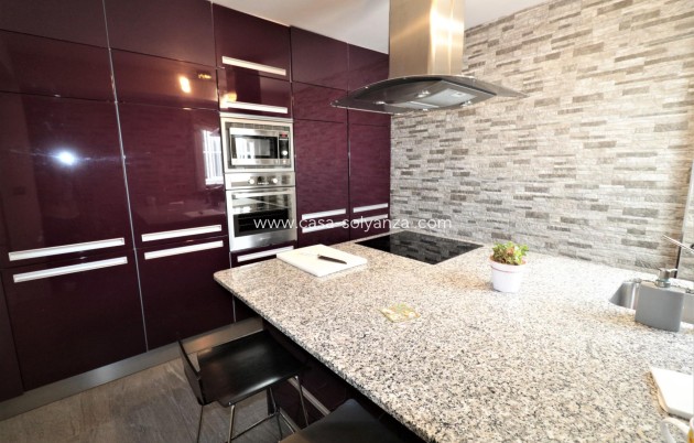 Resale - Apartment / flat - Torrevieja - Playa De Los Naufragos