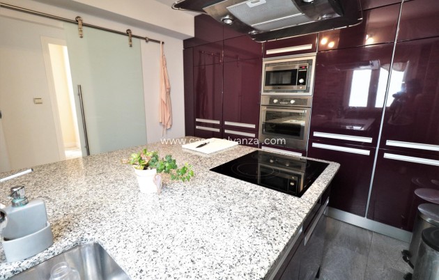 Resale - Apartment / flat - Torrevieja - Playa De Los Naufragos