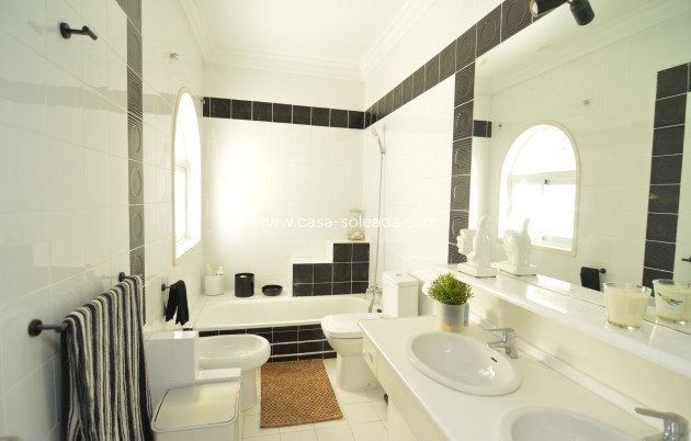Herverkoop - Villa - Torrevieja - Torreta Florida