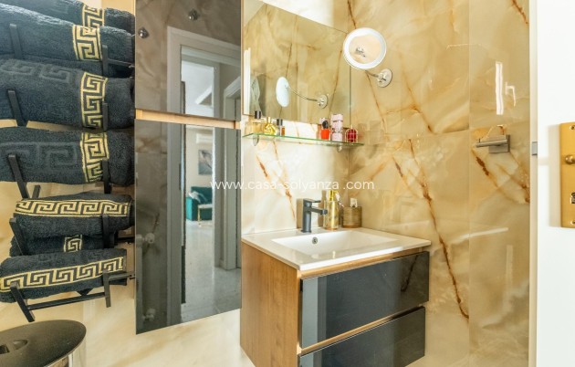 Herverkoop - Villa - Torrevieja - Los Balcones