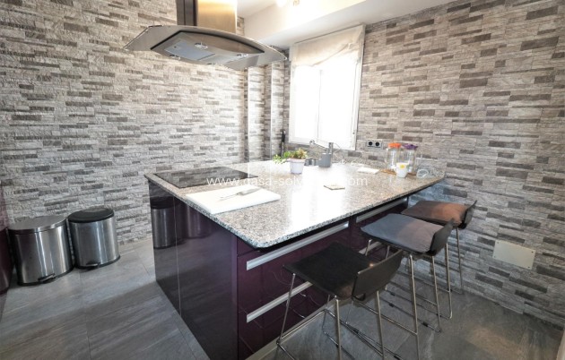 Resale - Apartment / flat - Torrevieja - Playa De Los Naufragos