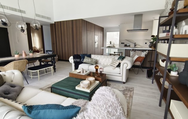 Resale - Villa - La Finca Golf - Inland