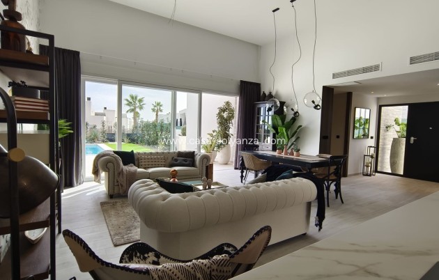 Resale - Villa - La Finca Golf - Inland