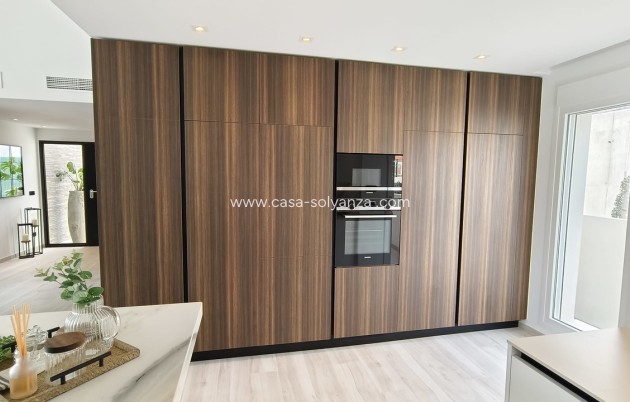 Resale - Villa - La Finca Golf - Inland