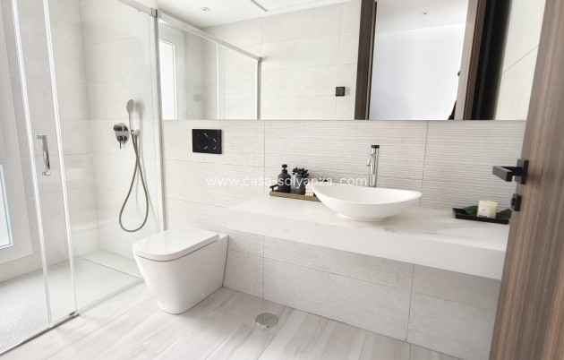 Resale - Villa - La Finca Golf - Inland