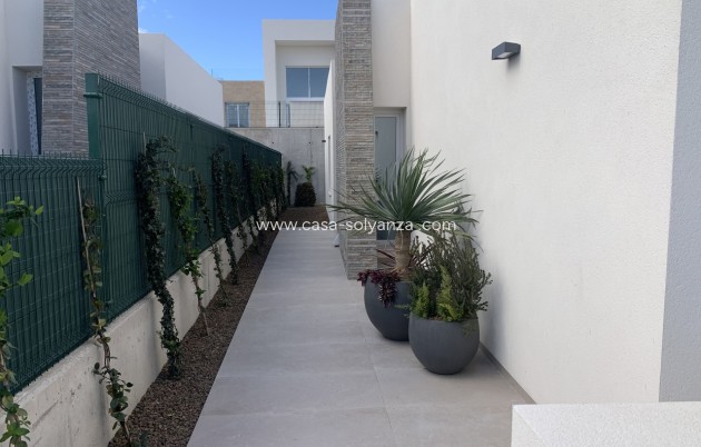 Resale - Villa - La Finca Golf - Inland