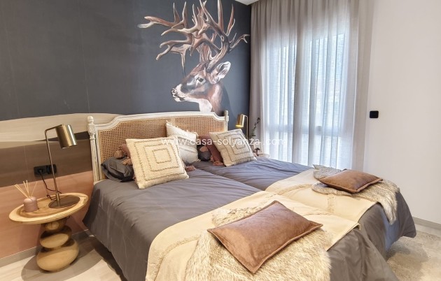 Resale - Villa - La Finca Golf - Inland