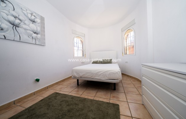 Herverkoop - Villa - Playa Flamenca - Sportcentre