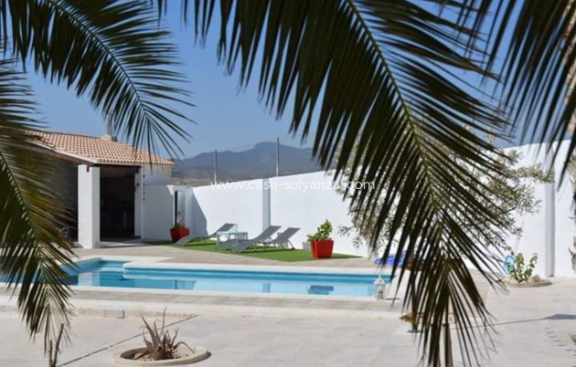 Resale - Townhouse - Rodriguillo - Inland