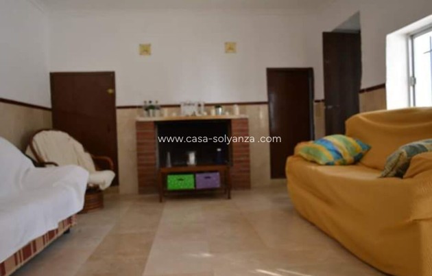 Resale - Townhouse - Rodriguillo - Inland