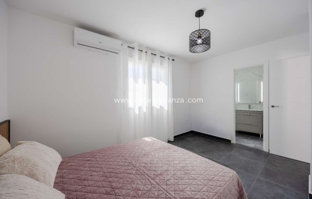 Herverkoop - Bungalow - Torrevieja - Jardin Del Mar