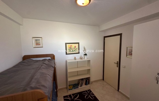 Resale - Apartment / flat - Torrevieja - Cabo cervera