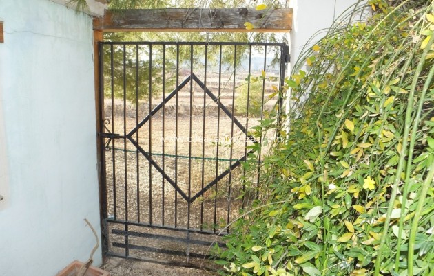Resale - Country Property/Finca - Pinoso - Inland