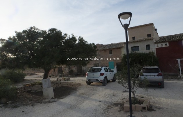 Resale - Country Property/Finca - Pinoso - Inland