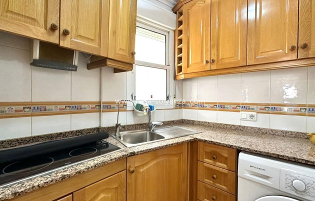 Resale - Apartment / flat - Torrevieja